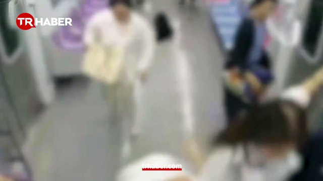 Metroda kundaklama dehşeti! Görüntüler ortaya çıktı! Vagona benzin dökerek ateşe verdi: Yaralılar var!