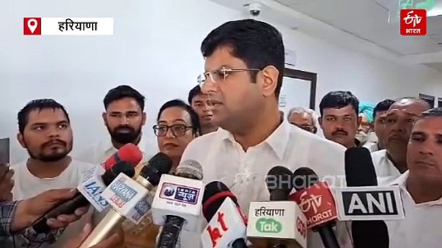 हमले के बाद जेजेपी नेता से मिले दुष्यंत चौटाला, बोले- हरियाणा में लॉ एंड ऑर्डर की स्थिति खराब