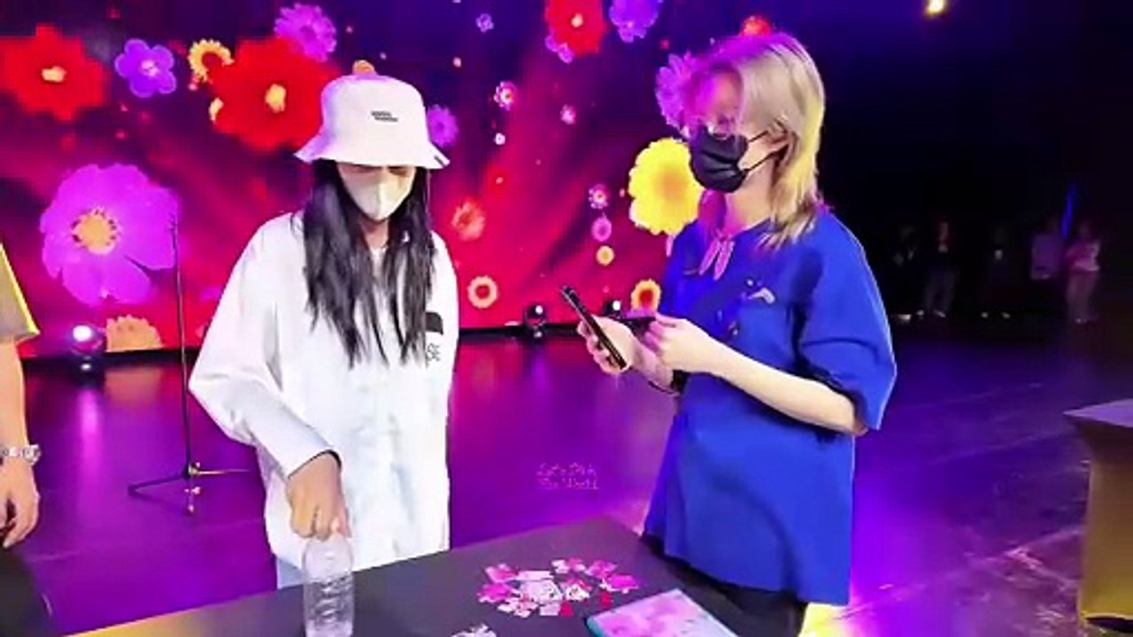 [VIETSUB] 250614 Vlog - LingOrm 1st Singapore Fanmeet