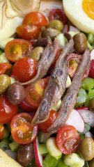 À quoi reconnaît-on une vraie salade niçoise ?