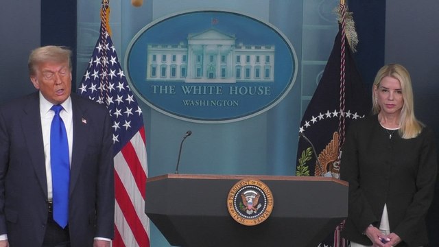 Unexpected ‘Trump 2028!’ Chant Breaks Out While Trump Addresses Media