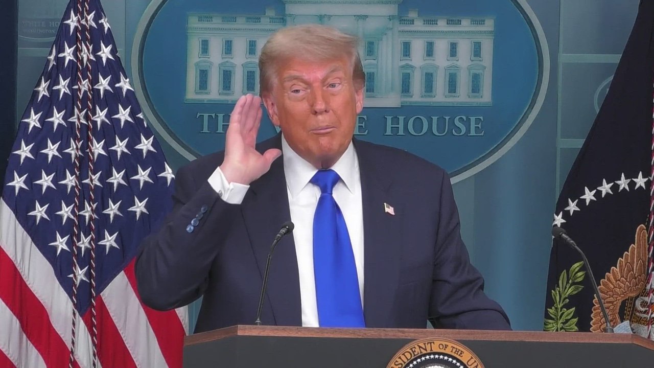 Light Moment: Trump Asks Bondi for Cue, Pokes Fun at Press Briefing