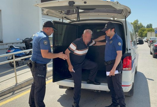 Otobüste kadın yolcunun uygunsuz görüntüsünü çektiği iddiasıyla bir kişi gözaltına alındı