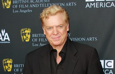 Christopher McDonald cree que Travis Kelce es un 'buen actor'