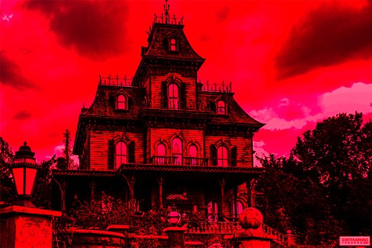 Elle VIT dans une MAISON HANTÉE - partie 5