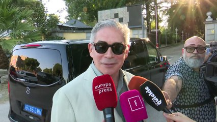 Boris Izaguirre, invitado a la boda de Marta López, reacciona a la petición del decorador del enlace, enfrentado con la novia: “Nunca me había pasado esto”