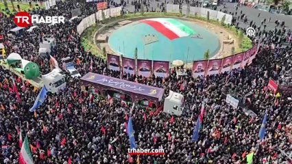 İran siyaha büründü! Yüzbinler kişi meydanlara akın etti: Hayatını kaybedenler için yas ve cenaze töreni!