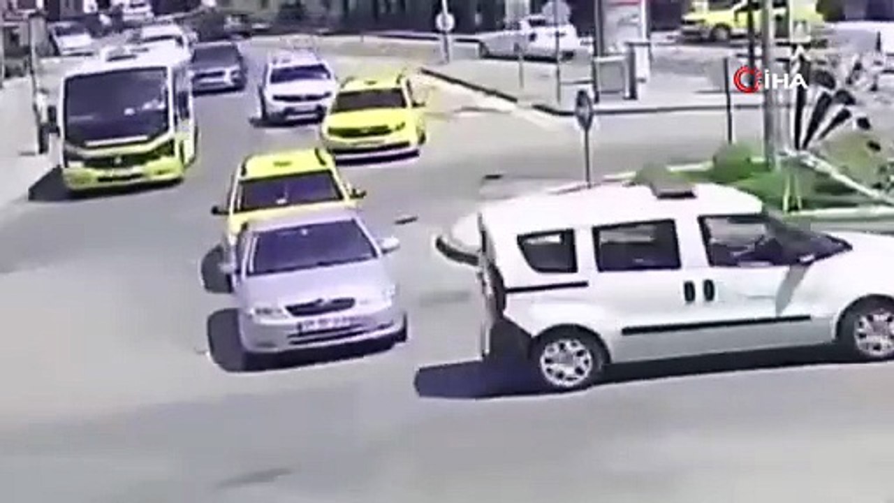 Bursa\'da görenleri hayrete düşüren kaza kamerada