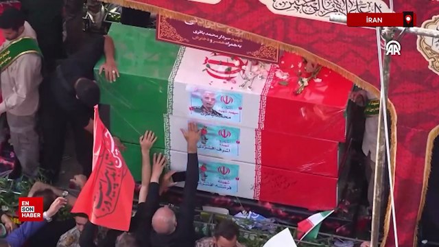 İran'da öldürülen üst düzey askeri yetkililer için cenaze töreni düzenlendi