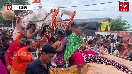 નગરચર્યાએ નીકળ્યા ડાકોરના ઠાકર : ચાંદીના રથમાં નીકળી રણછોડરાયજીની રથયાત્રા