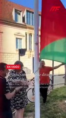 🚨🇵🇸🇫🇷 À Besançon, la maire Anne Vignot fait hisser le drapeau palestinien sur le pavois officiel de la mairie.