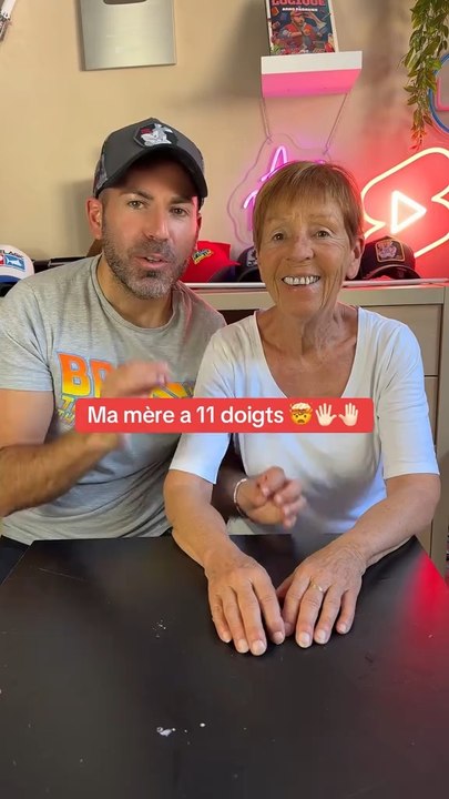Qui a 11 doigts aussi ? 😂