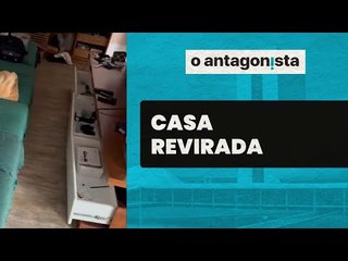 Em vídeo, Carlos Bolsonaro mostra a casa bagunçada após investigações da PF na residência