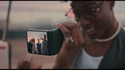 Nuovo smartphone pieghevole e Made in Italy: Motorola Razor 60 Ultra