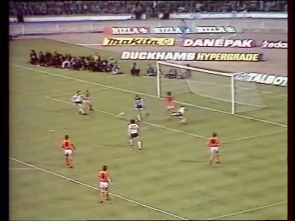 ANGLETERRE - PAYS BAS - 1982 -