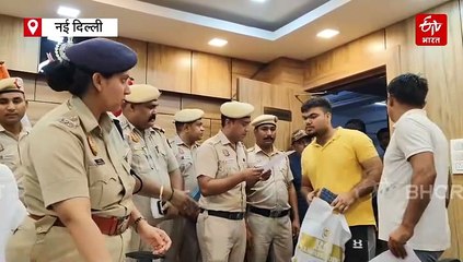 दिल्ली से मोबाइल चोरी कर नेपाल व बांग्लादेश में बेचनेवाले तस्कर गिरोह का पर्दाफाश, दो आरोपी गिरफ्तार