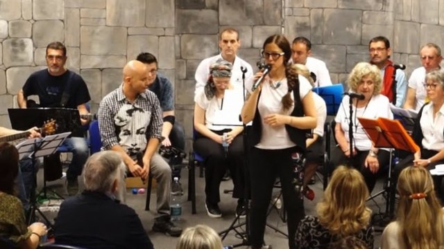 Torino, il coro delle persone che hanno perso l'uso delle voce dopo un ictus. Vasco Rossi diventa un inno alla vita