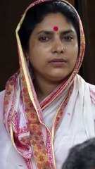 সত্যি অসাধারণ মুখের হাসি মায়ের