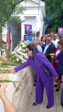 PLD conmemora con ofrenda floral 116 aniversario de Juan Bosch en La Vega