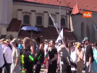 Budapest Pride, estremisti cristiani al corteo: "Pentitevi, questa è blasfemia"