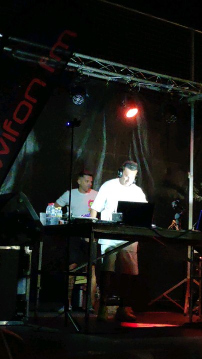 El señor Javi Boss en directo.