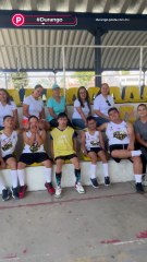 Equipo de basquetbol de niños con sindrome de Down