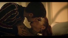 Elite_ Season 7 - Chloe _ Nico Kiss Scene _ Mirela Balić _ Netflix