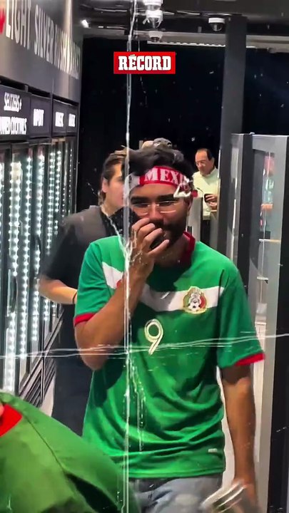 Nos fuimos a Las Vegas y nos encontramos con la novedosa forma de comprar cerveza en el Allegiant Stadium. Acá jugó México contra Costa Rica en Copa Oro.