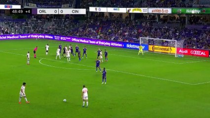 Evander frikiğiyle kaleciyi rencide etti