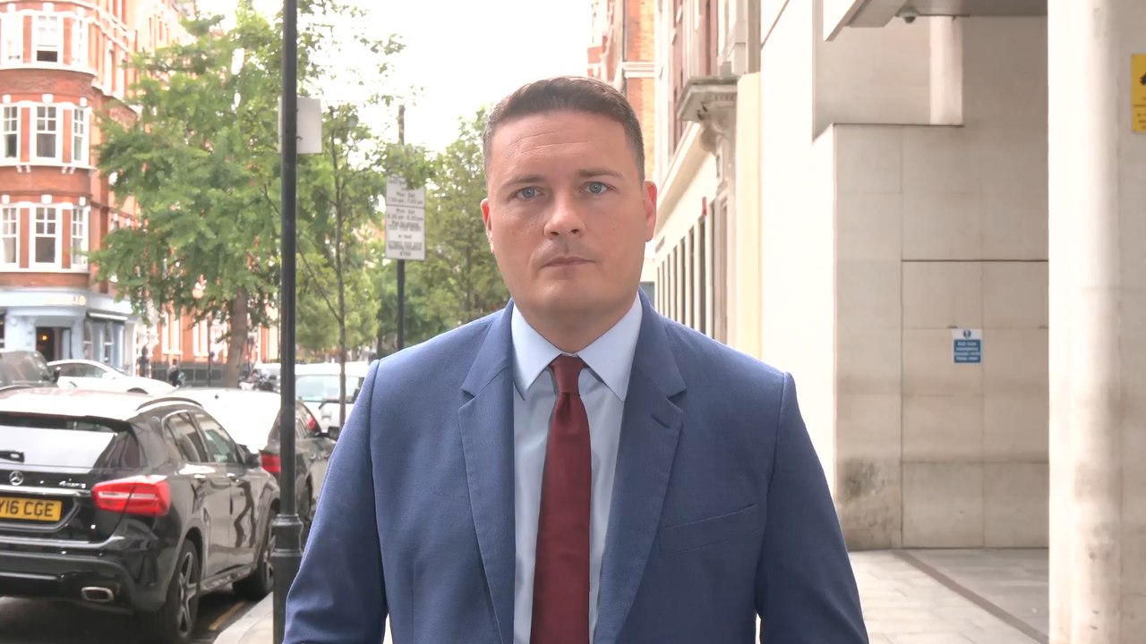 WATCH: Wes Streeting quizzed on whether Keir Starmer should 'resign' over welfare U-turn