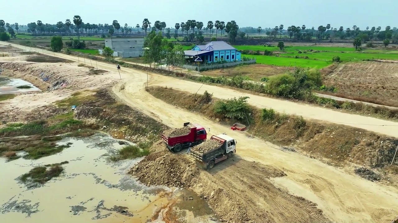 Incredible Dozer KOMATSU Actions Skill Technique Moving Soil with Many Dump Truck Delivery Soil