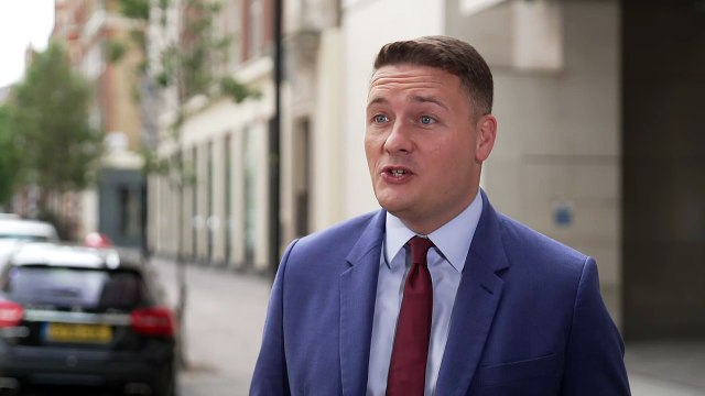 Health Secretary calls on supermarkets to tackle obesity