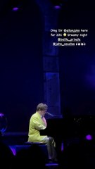 Ο Elton John  τραγουδά στην βάφτιση του γιου του Γιάννη Κούστα