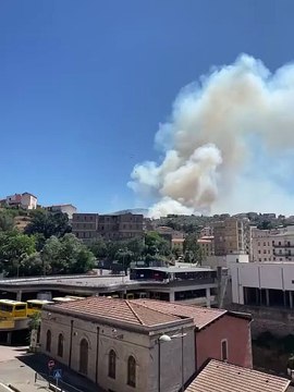 Incendio a Ozieri, in volo elicottero, Superpuma e Canadair