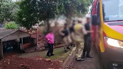 Homem em surto é socorrido após cortar o pulso no Bairro Cancelli, em Cascavel