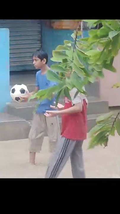 RAIN IN KARACHI | CITIZENS HAPPY | STREETS TURNED INTO PONDS | WEATHER UPDATES | MONSOON 2025 #rain