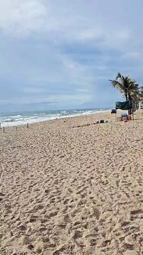 Motorista é flagrado em alta velocidade em faixa de areia na Praia do Futuro