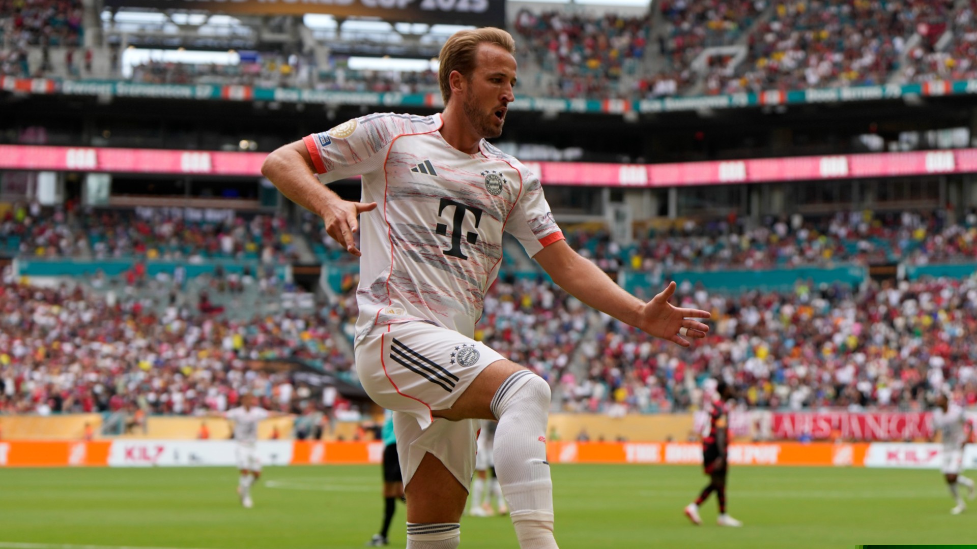 Harry Kane double helps Bayern into Club World Cup quarter-finals