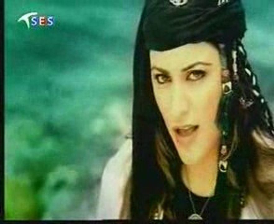 Zara ve Ekrem Düzgünoglu - Bir Firtina Tuttu Bizi