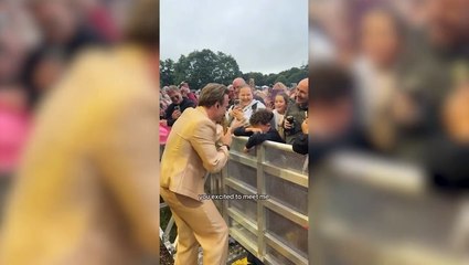 Heartwarming moment Olly Murs consoles young fan brought to tears over seeing idol