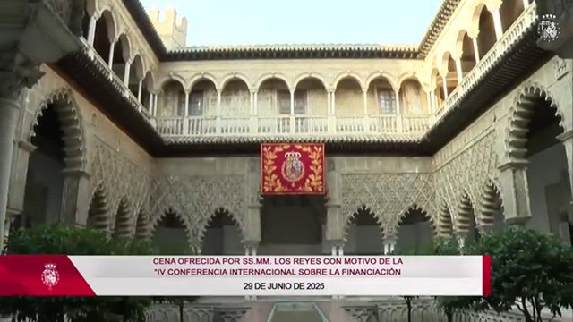 Cena ofrecida por los Reyes previa a la IV Conferencia Internacional de Naciones Unidas