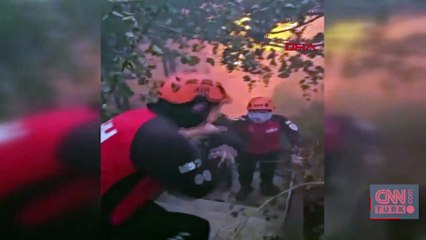 İzmir'deki yangında mahsur kalanları ekipler böyle kurtardı