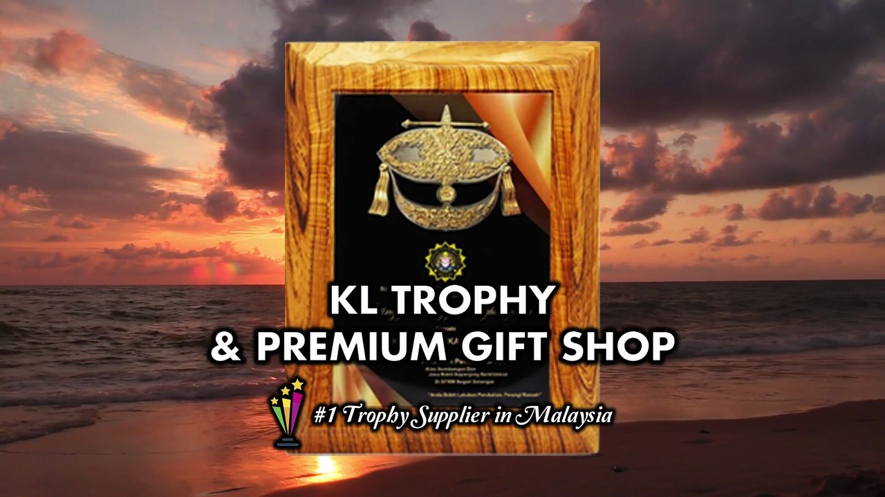 Wooden Plaque Designs Gaining Popularity in Malaysia - KL Trophy And Premium Gift Shop