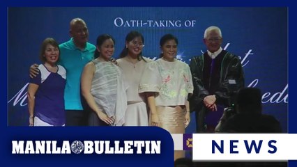 Leni Robredo takes oath as Naga City Mayor