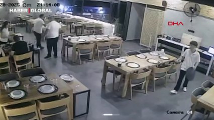 Müşterisini Heimlich manevrasıyla kurtardı: O anlar kamerada