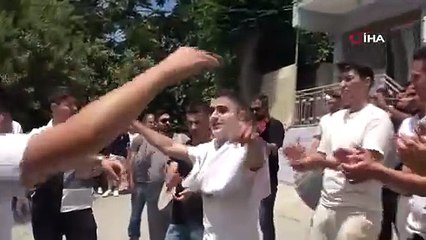 Akılalmaz düğünde damadın çektiği çileye inanamayacaksınız!