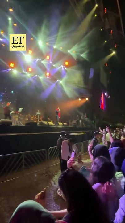 محمد فضل شاكر يحيي حفلًا في موازين ويدعو لوالده وسط تفاعل مؤثر من الجمهور