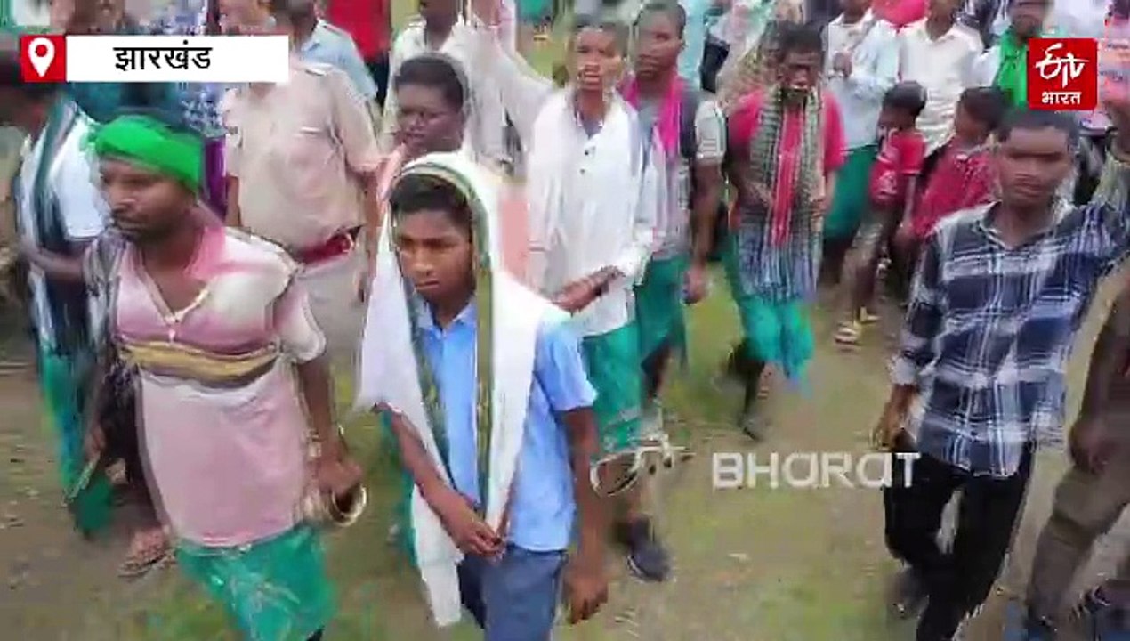 भोगनाडीह में पुलिस और शहीद के वंशजों के बीच हिं...