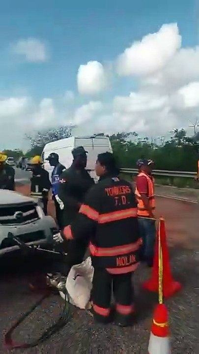 Al menos dos muertos y tres heridos en accidente de tránsito en autopista del Coral