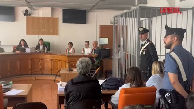 Neonati morti, a Parma al via processo a Chiara Petrolini: le immagini dall'aula